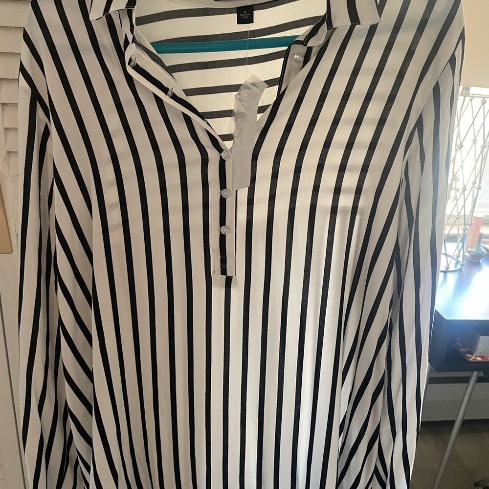NWT Ellos Black and White Striped Lightweight Women's Tunic Top